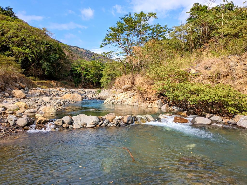 Pristine river for a refreshing dive in La Unión